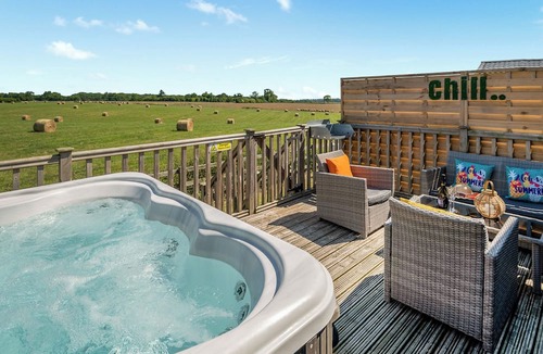 Raywell Ski Chalet | 2 bedroom accommodation in Raywell, Beverley