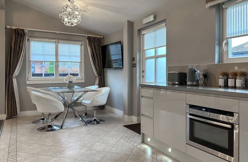 Bishopton Apartment | 2 bedroom accommodation in Glasgow
