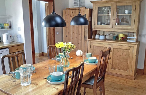 Forres Cottage | 2 bedroom accommodation in Burgie