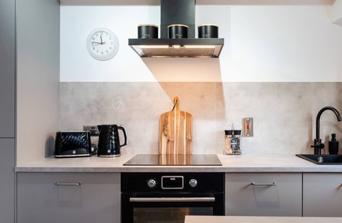 Liberton Apartment | 2 Bedroom Apartment-Free Parking-by Holiday Homes