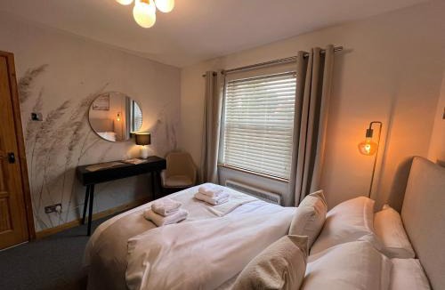 Dunmow Apartment | 2 Bedroom Apartment 11 Minutes From Stansted Airport