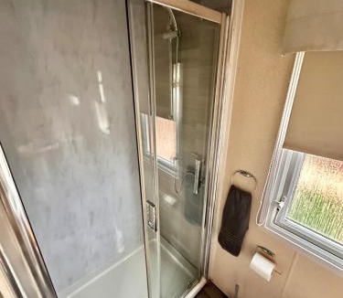 Glasgow Apartment | 2 Bedroom Caravan Located in Uddingston, Glasgow at Maryville Caravan Site