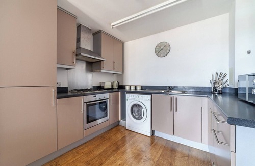 Forest Gate Apartment | 2-Bedroom Flat in Stratford