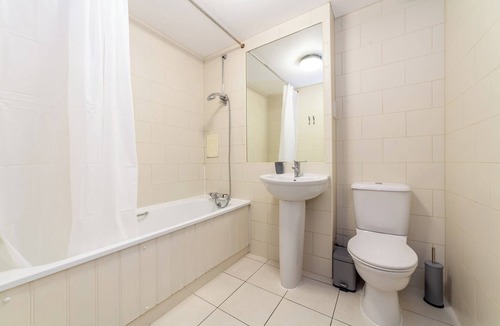 Forest Gate Apartment | 2-Bedroom Flat in Stratford
