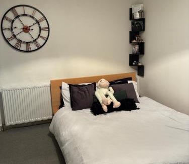 North Glasgow Apartment | 2 bedroom fully furnished apartment