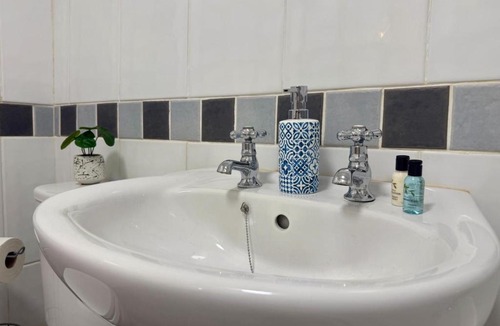 Stansted Apartment | 2 bedroom Historic Courthouse Apartment with Parking