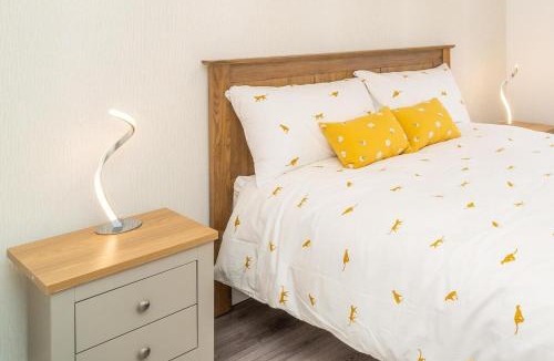 Borehamwood House | 2 bedroom house with parking in Borehamwood