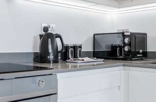 St Albans Apartment | 2 Bedroom Luxury St Albans Apartment - Free WiFi