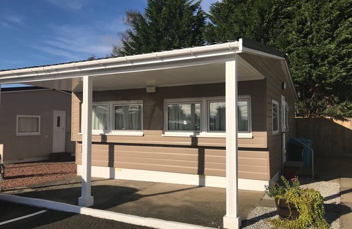 Stepps Ski Chalet | 2 Bedroom Self-Catering Chalet near Glasgow