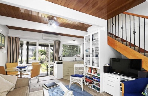 Akaroa House | 2 BR Cottage 4 Beds, 1 min walk to Harbour & Shops