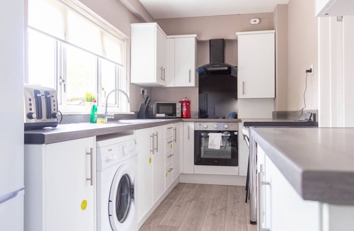 Bargeddie House | 2 BR House By Caledonia Luxe Stays Bargeddie
