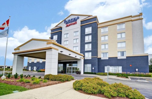 Guelph Hotel | 2-Star Hotel ∙ Fairfield Inn & Suites by Marriott Guelph