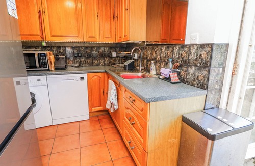 Bembridge Cottage | 2 TRELAWNY WAY, pet friendly, country holiday cottage in Bembridge