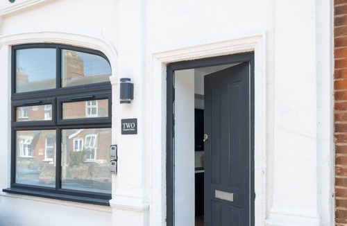 Leiston Cottage | 2 Volunteer House, Leiston - sleeps 2 guests in 1 bedroom