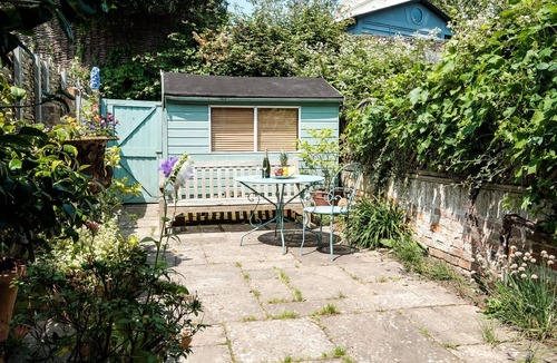 Aldeburgh Cottage | 201 High Street - sleeps 4 guests in 2 bedrooms