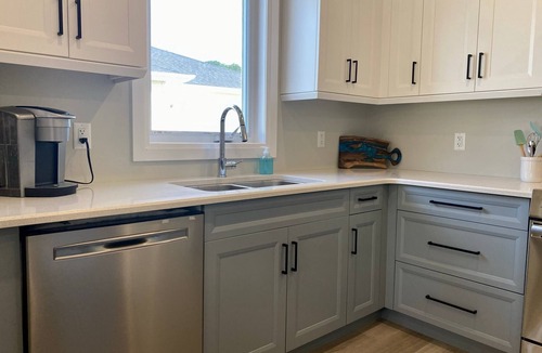 Port Stanley House | 2026-27 October to May deep discount special pricing! Please contact for rates!