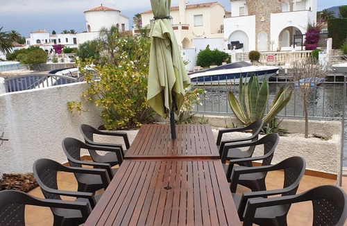Empuriabrava Ski Chalet | 214-Nice fisher house and canal's view