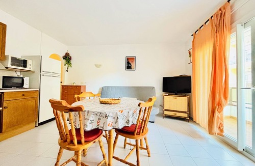Roses Town Center Apartment | 2190 LAS MURALLAS 1-1, VERY WELL LOCATED, CLOSE TO SHOPS AND THE BEACH, CIUDADELA DE ROSES AREA.