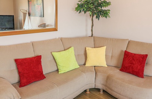 Wemyss Bay Cottage | 24 BURNS DRIVE, family friendly, with a garden in Wemyss Bay