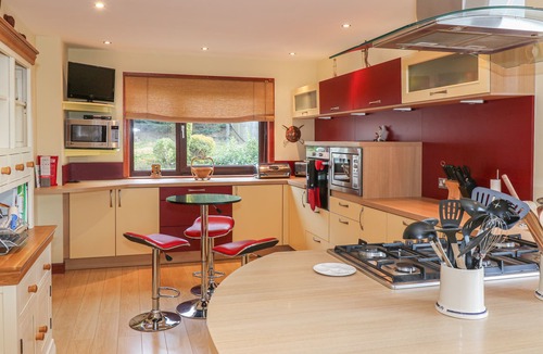Wemyss Bay Cottage | 24 BURNS DRIVE, family friendly, with a garden in Wemyss Bay