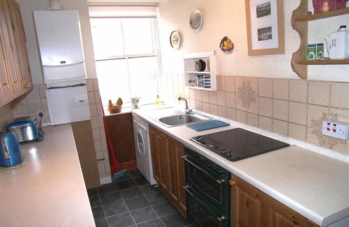 Kirkcudbright Cottage | 26 Castle Street - an apartment that sleeps 5 guests in 2 bedrooms