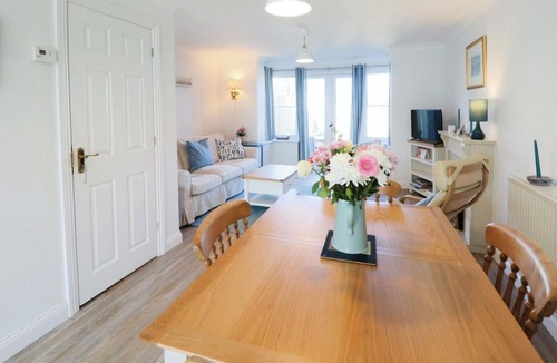 East Cowes House | 28 Anchorage Way
