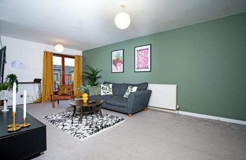 East End Apartment | 2Bed City Central East End Gem with Free Parking