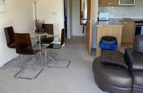 St Neots Apartment | 2BR &2 Bath Riverside Penthouse 2 Parking View Near St Neots