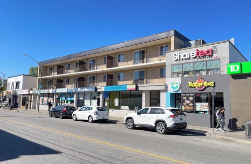 Bridgeview Apartment | 2BR Apartment Sleeps 4 | Close to University of Windsor & Ambassador Bridge