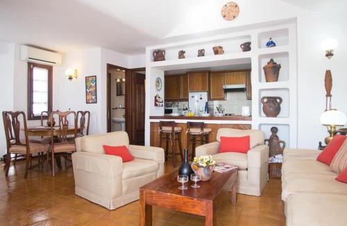 Puerto del Carmen Villa | 2BR Beach House - Solarium & Shower Terrace - 12