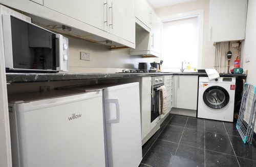 North Glasgow Apartment | 2BR Flat At Caledonia Luxe Stays Glasgow