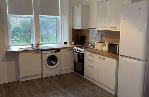 Kelvinbridge Apartment | 2BR Flat West End Near Kelvingrove & City Centre