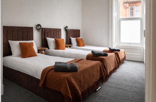 Kelvinbridge Apartment | 2BR Flat West End Near Kelvingrove and City Centre