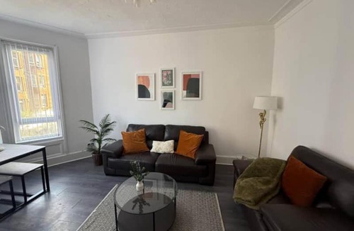 East End Apartment | 2BR Flat with Parking Near Glasgow Green and Parks