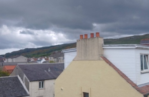 Largs Apartment | 2nd Floor, Train Stn, Beach, Cumbrae-Millport Ferry Port All Under 0.3 Mile.