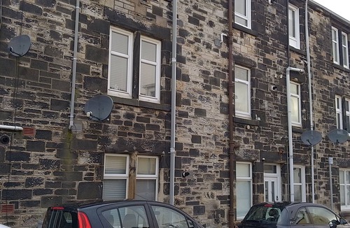 Largs Apartment | 2nd Floor, Train Stn, Beach, Cumbrae-Millport Ferry Port All Under 0.3 Mile.
