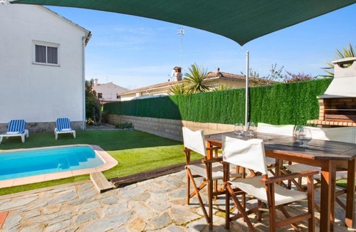 Vidreres Villa | 2Ona1 - Lloret de Mar