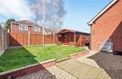 Willesborough House | 3 Bed Detached/parking/Hot tub