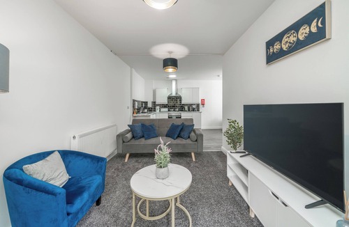 Canning Town Apartment | 3 Bed- Full Balcony - CloseToO2 & Excel