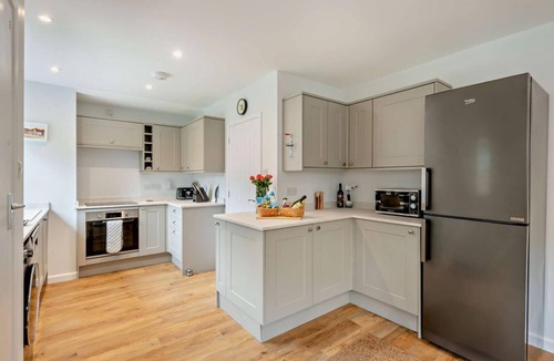 Acton House | 3 Bed in Acton (oc-c28929)