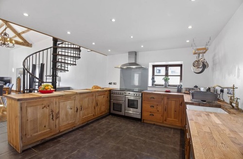 Ruthin Cottage | 3 Bed in Bontuchel (oc-t34920)