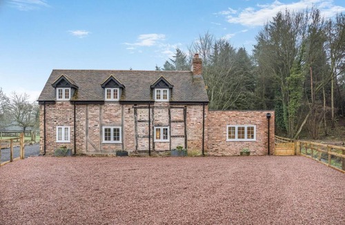 Much Wenlock Cottage | 3 Bed in Callaughton (oc-b34809)