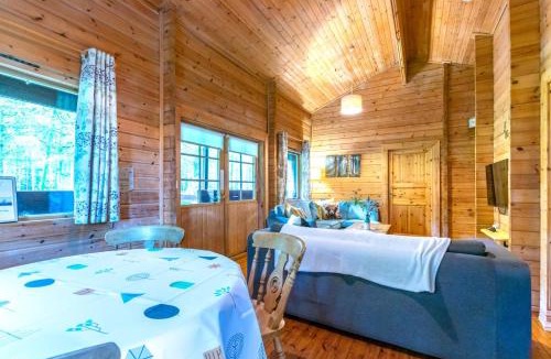 Glentham Cabin | 3 Bed in East Firsby oc-w31761