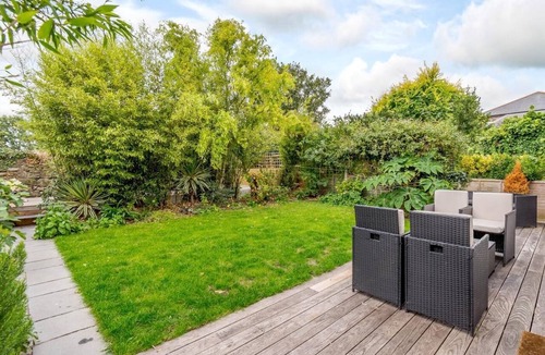 Faversham Cottage | 3 Bed in Faversham (oc-78880)