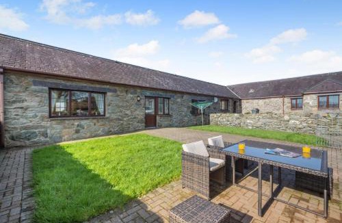 Gaerwen House | 3 Bed in Llanfairpwll oc-22999