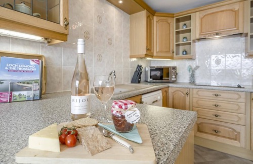 Lochearnhead Cottage | 3 Bed in Lochearnhead (oc-c33641)