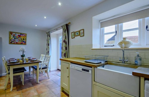 Hopton Cottage | 3 Bed in Lound (oc-t28303)