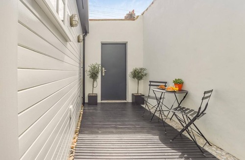 Ramsgate Cottage | 3 Bed in Ramsgate (oc-m42444)