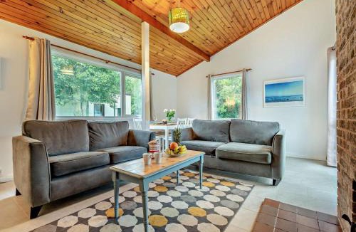 Saltash Cabin | 3 Bed in Saltash oc-30040