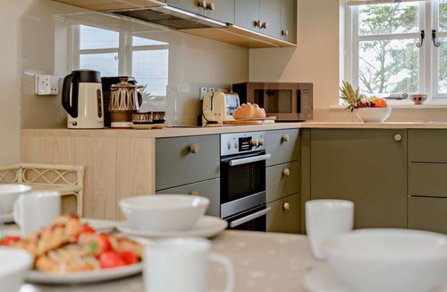 Saint Gennys Cottage | 3 Bed in St. Gennys (oc-c28140)